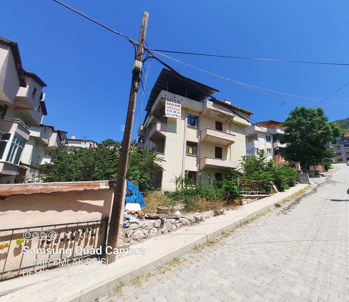 SATILIK 4 KATLI BİNA